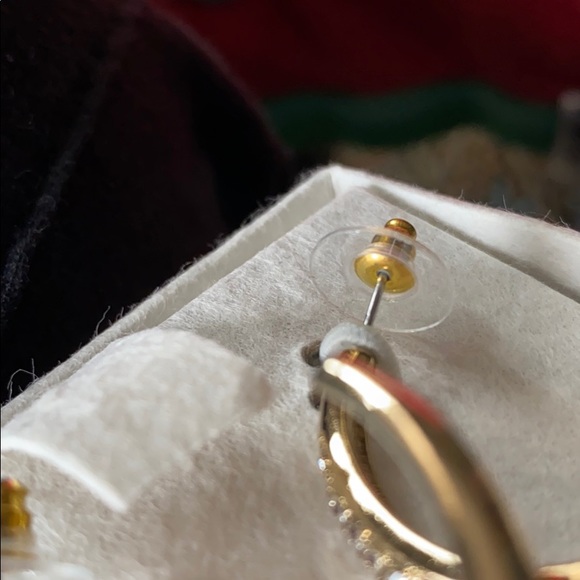 Gold loop earrings - Picture 3 of 7